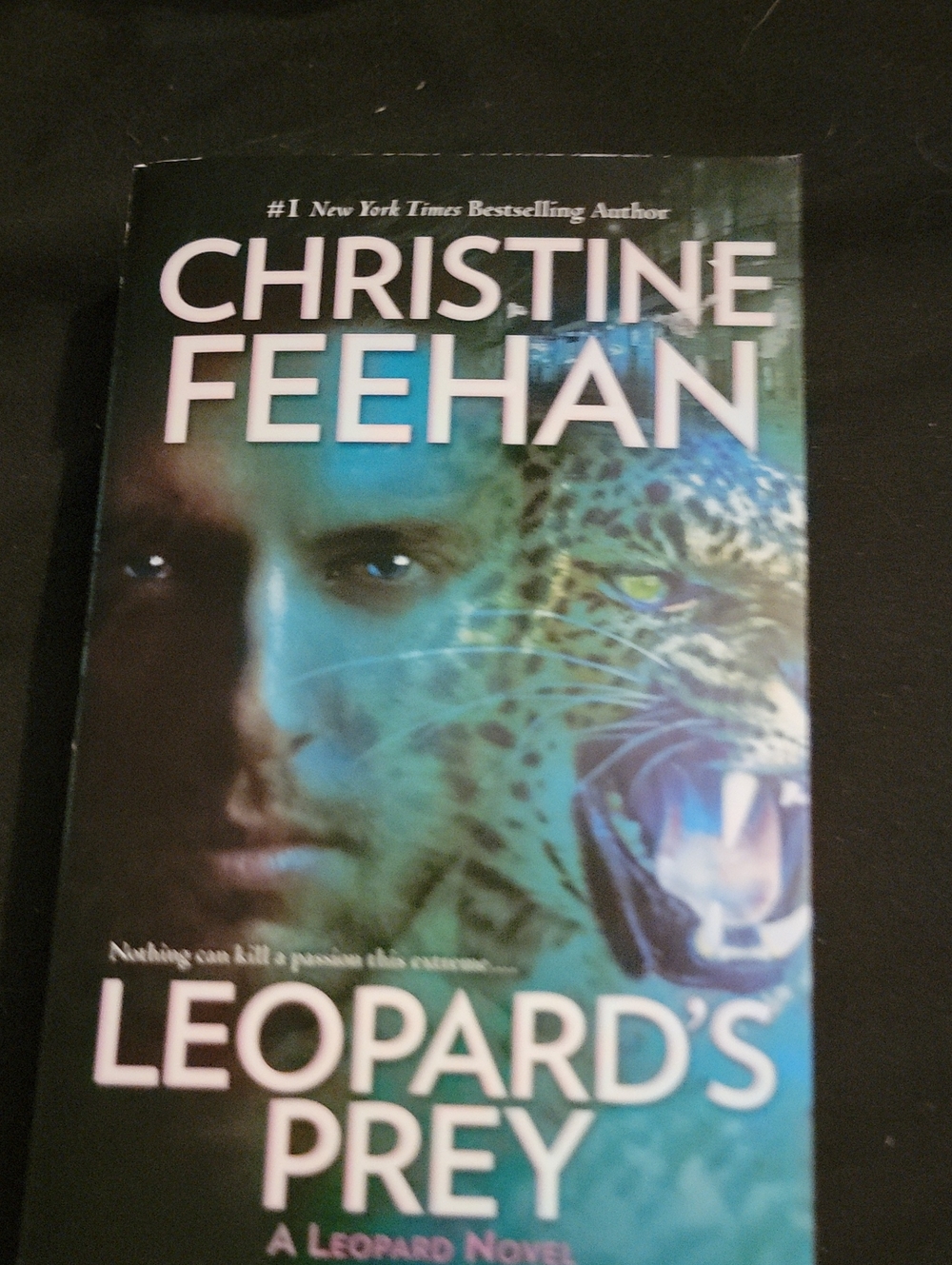 4/$9-- Christine Feehan Leopard's Prey -  Paperback Novel